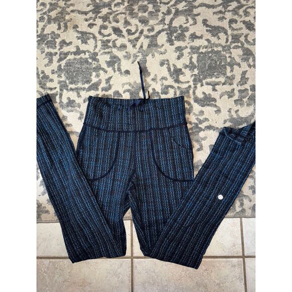 Lululemon‎ blue leggings with pockets size 6 - Picture 1 of 6